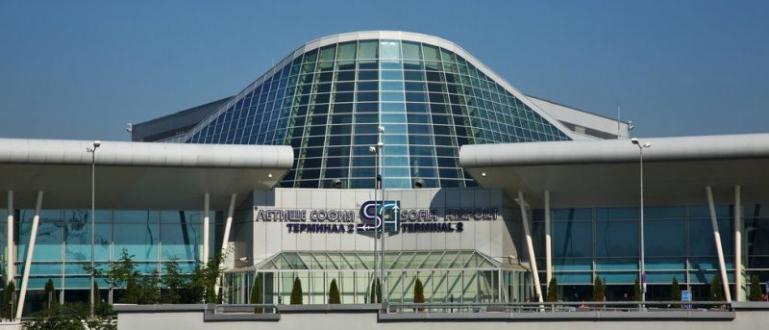 Пътуващи за Швейцария блокирани на летище София